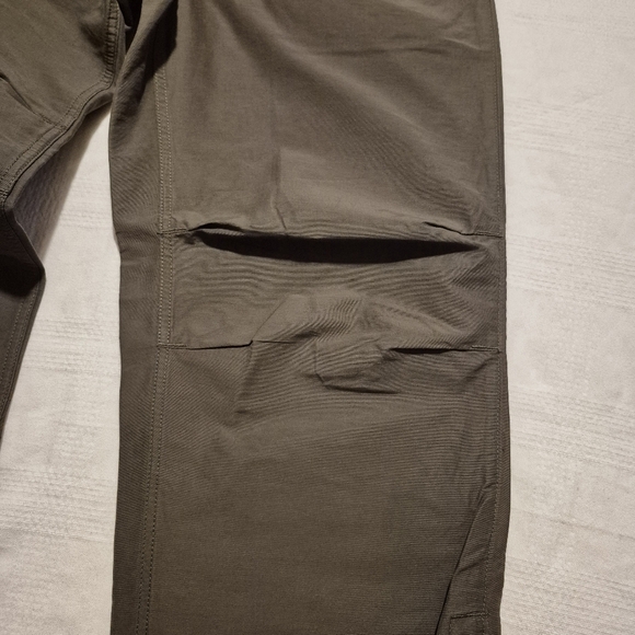 Gap men's size 30 x 30 dark green hiking style pants, 5 pockets, VGUC - Picture 7 of 10